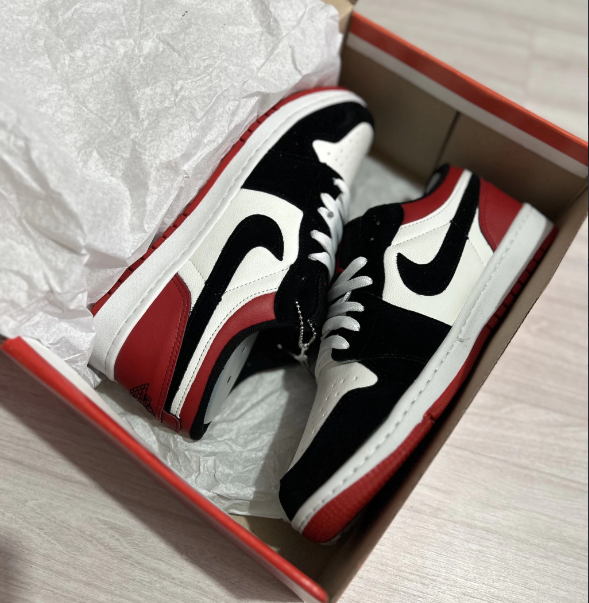 Air Jordan Low  (Vermelho Branco e Preto)