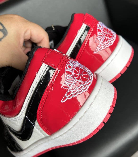 Air Jordan Low  (Vermelho Branco e Preto Brilhante)