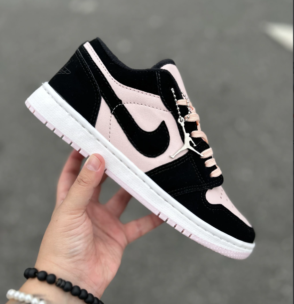 Air Jordan Low  (Rosa e Preto)