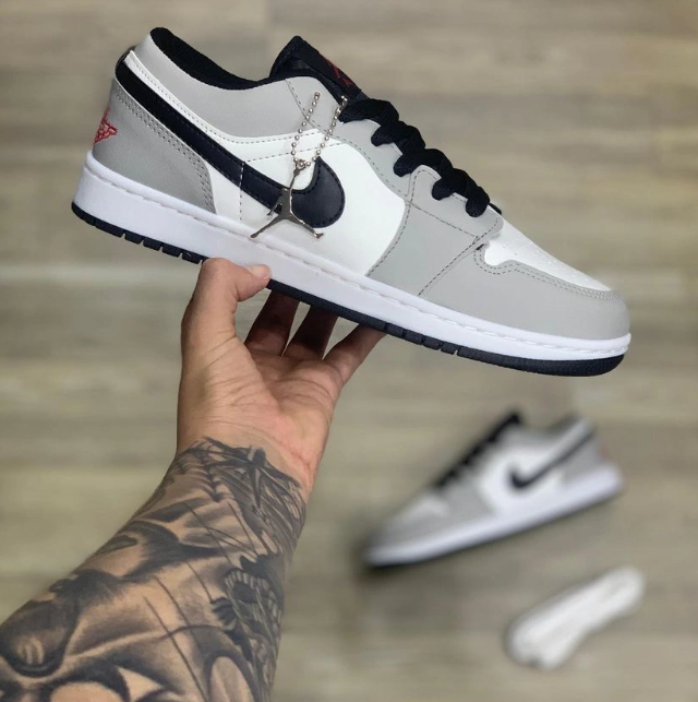 Air Jordan Low  (Cinza e Branco)