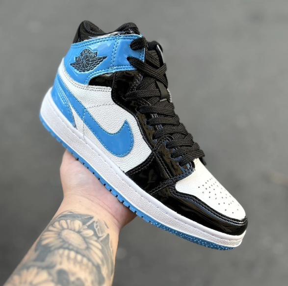 Air Jordan 1 High  (Branco Preto e Azul)