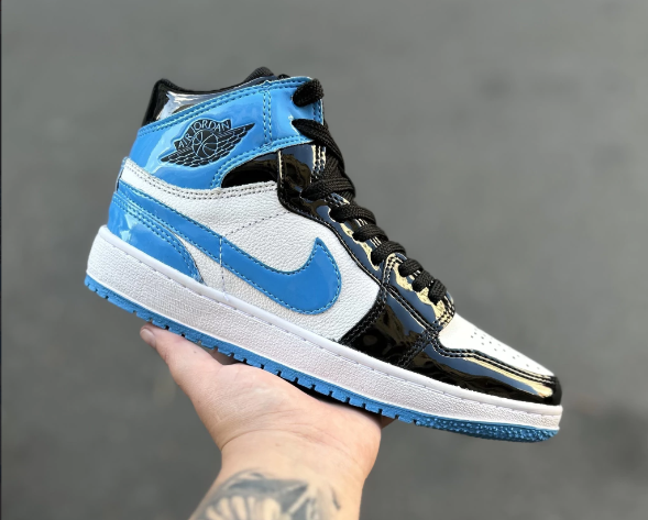 Air Jordan 1 High  (Branco Preto e Azul)