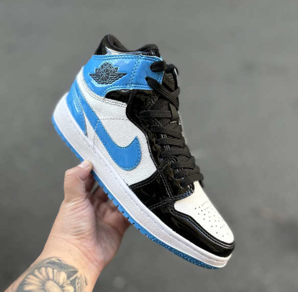 Air Jordan 1 High  (Branco Preto e Azul)