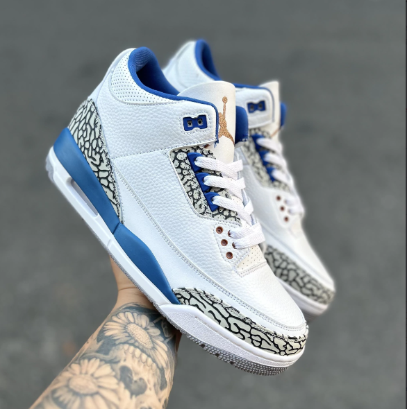 Air Jordan 3 Racer Blue