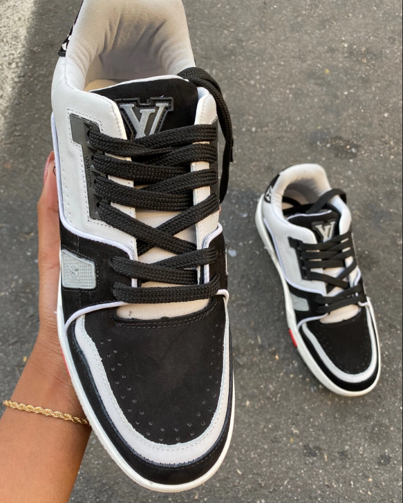 Louis Vuitton Trainer (Branco e Preto)