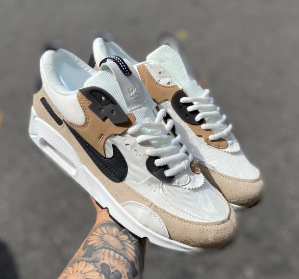 Air Max 90 (Branco Marrom e Preto)