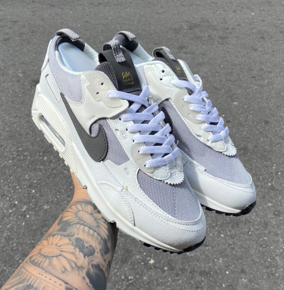 Air Max 90 (Branco e Preto)