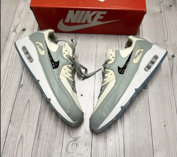 Air Max 90 (Branco e Cinza)