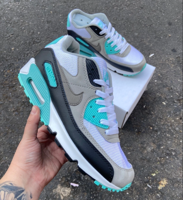 Air Max 90 (Verde Preto e Branco)