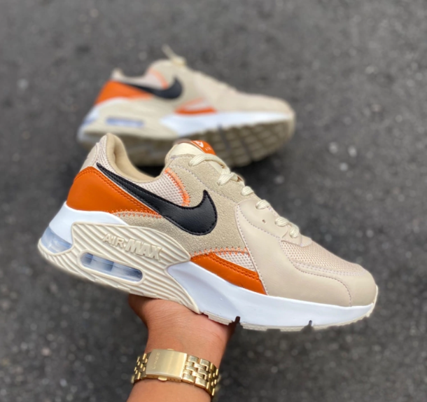 Air Max Excee (Branco e Laranja)